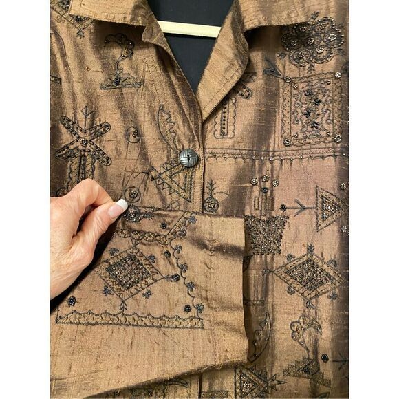 Chico’s 100% Silk Embroidered/Beaded Blouse Sz. S Asian Abstract Desg. Boxy - Picture 6 of 7